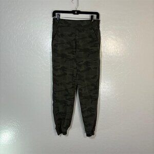 Athleta Brooklyn Textured Lined Jogger Pants Womens 6 Green Camo Athletic